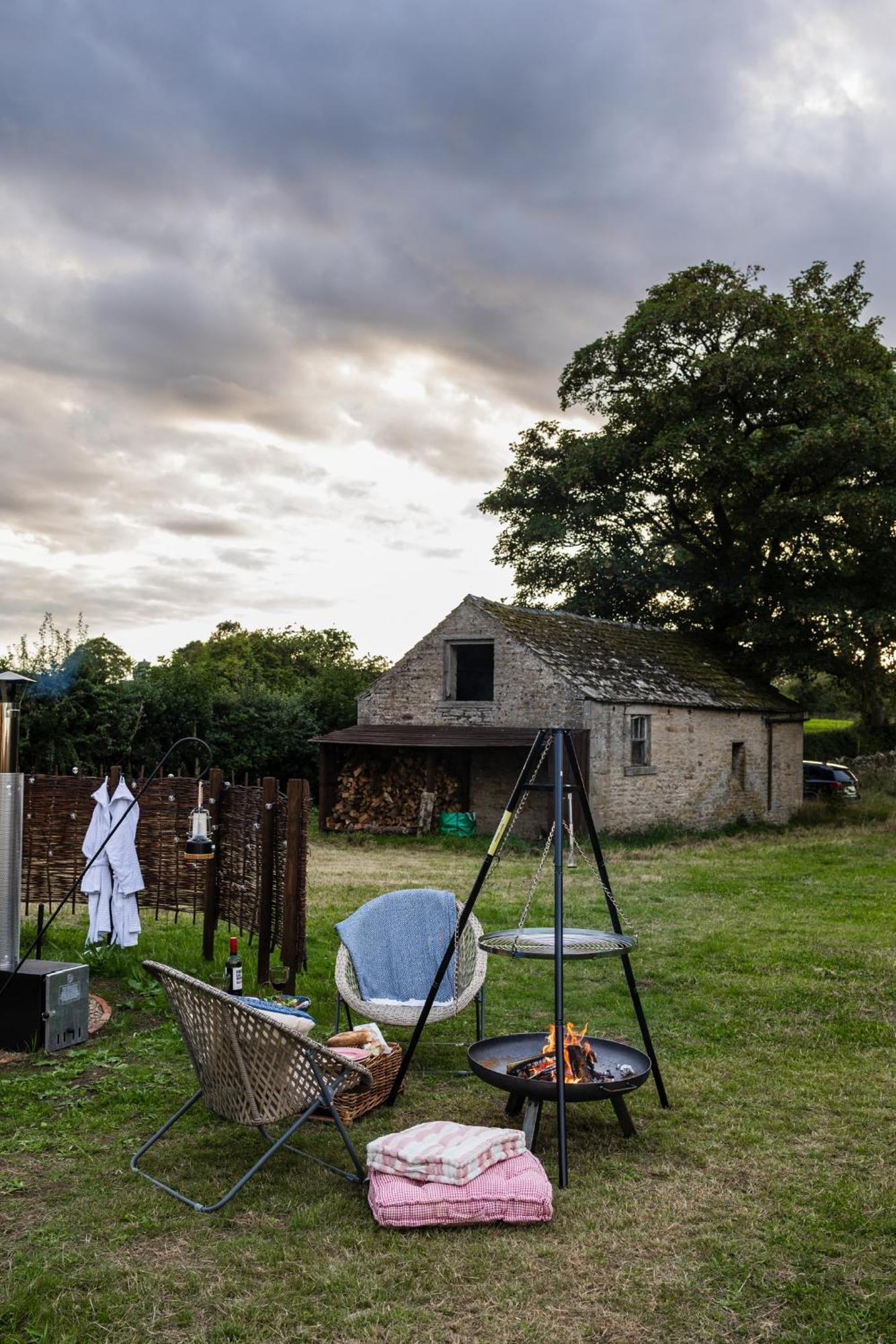 Toadland Shepherd Huts Durham Eksteriør bilde
