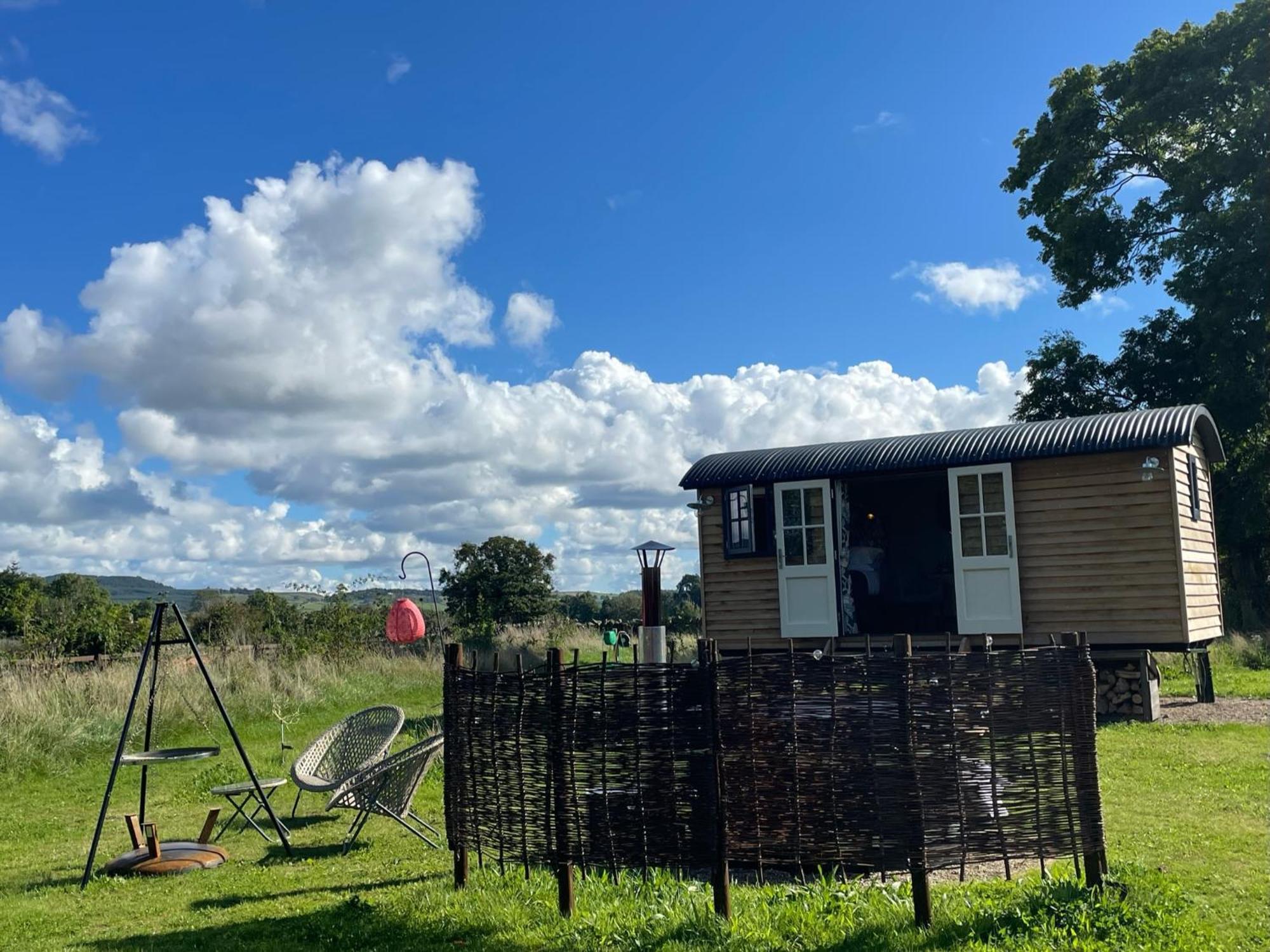 Toadland Shepherd Huts Durham Eksteriør bilde