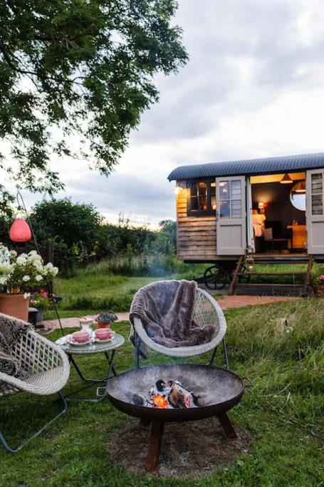 Toadland Shepherd Huts Durham Eksteriør bilde
