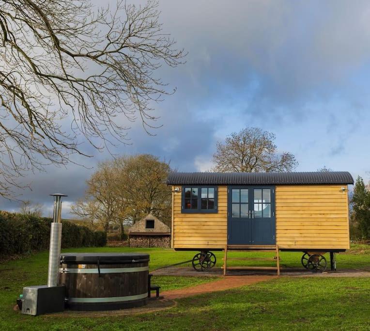 Toadland Shepherd Huts Durham Eksteriør bilde